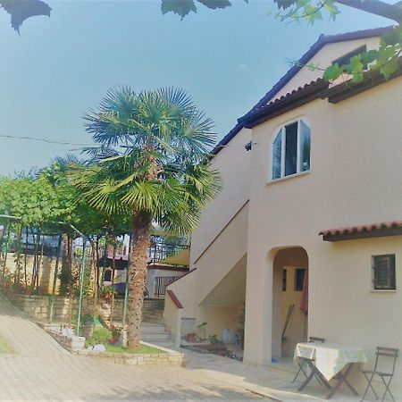 Apartments Folo Tar-Vabriga Exterior photo